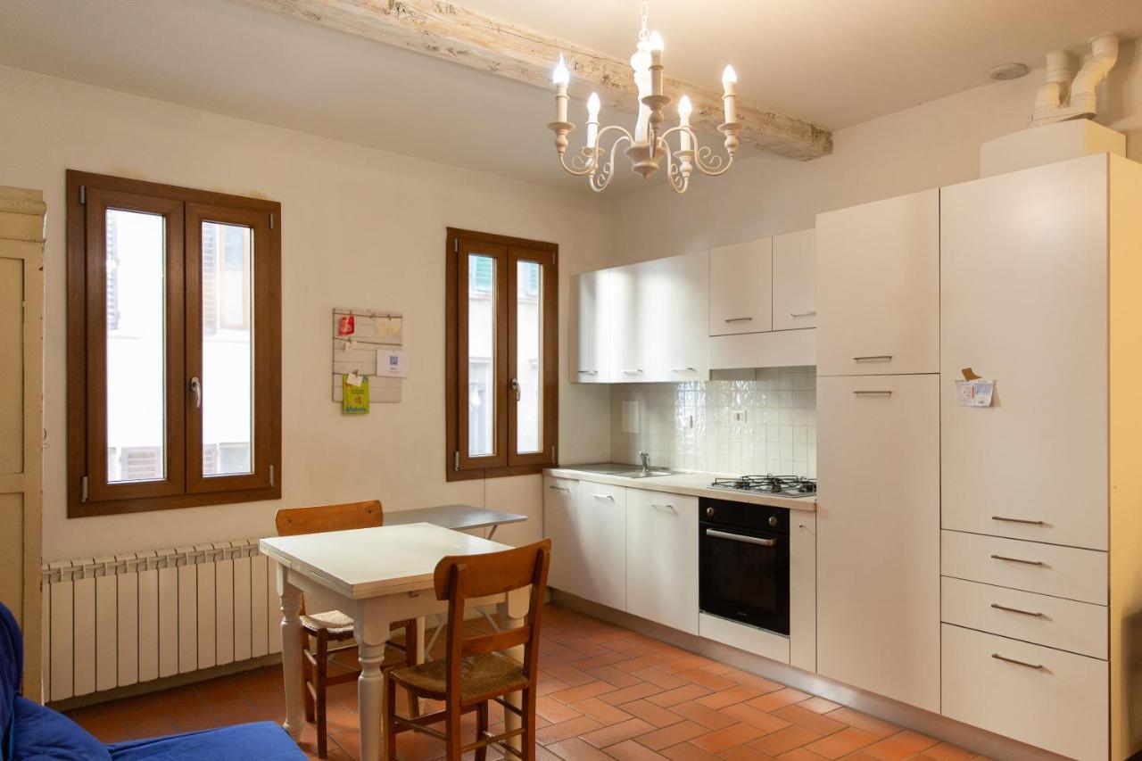 Graceful Apartment In The Heart Of Florence Buitenkant foto